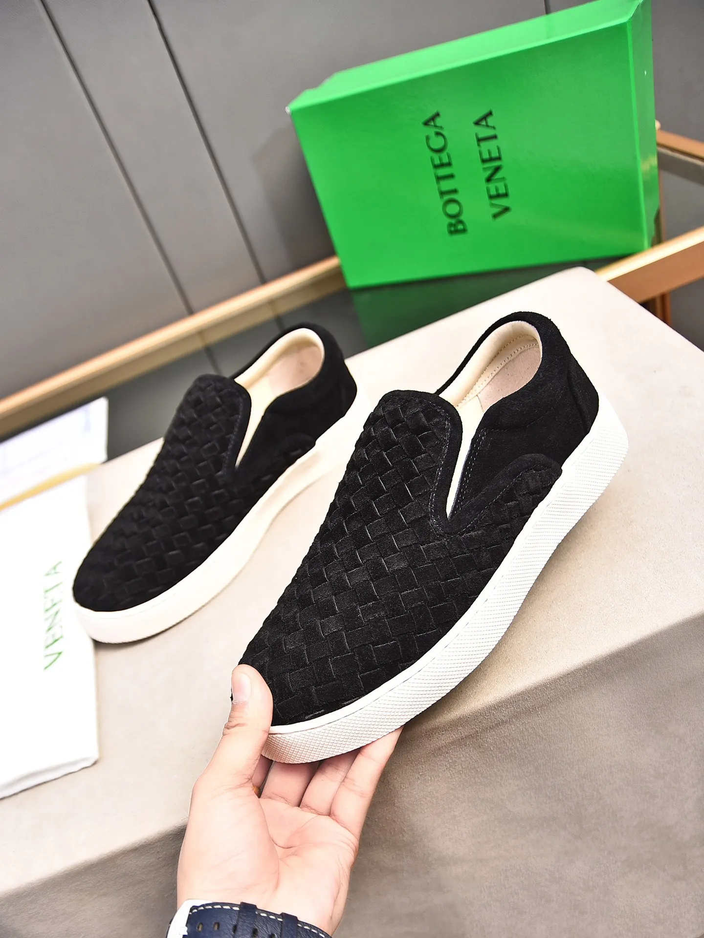 Men's shoes 💰460 [Sleeves series] BOTTEG* VENET* - high-end boutique Size: 38-44 (45 customized) BV new product, first-layer cowhide artificially woven classic style harmoniously blends with contemporary fashion temperament, rubber soles are light and flexible, water-dyed sheepskin pads! [Taobao, Tmall, and live streaming are the first choices]
